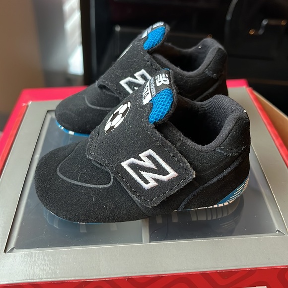 New Balance 574 Crib Shoes - Picture 2 of 5